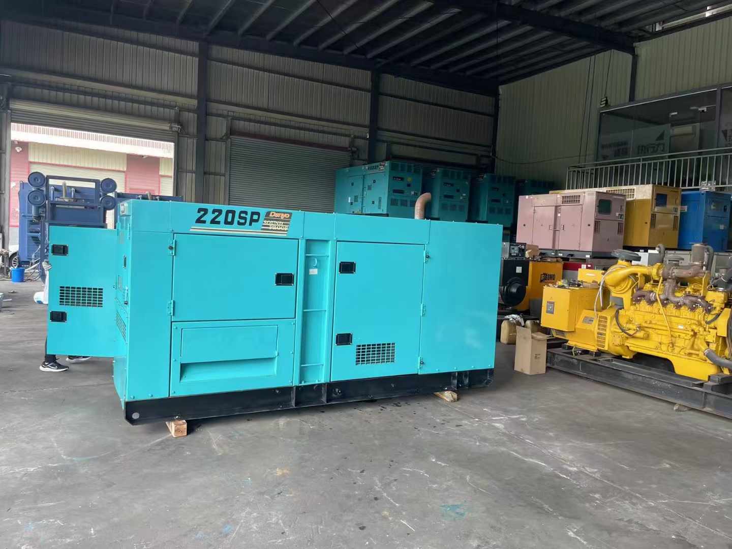 高坪800kW 柴油发电机的输出电流波动范围是多少？