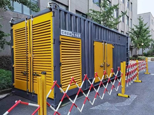 高坪如何使用转速表检查发动机的转速？