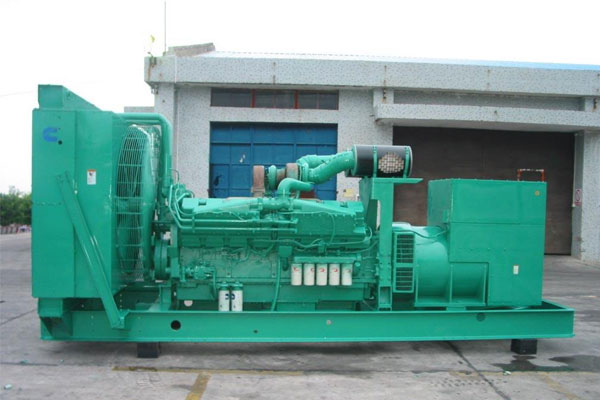 高坪工厂发电机应急发电时如何更准确地检查发电机状态？